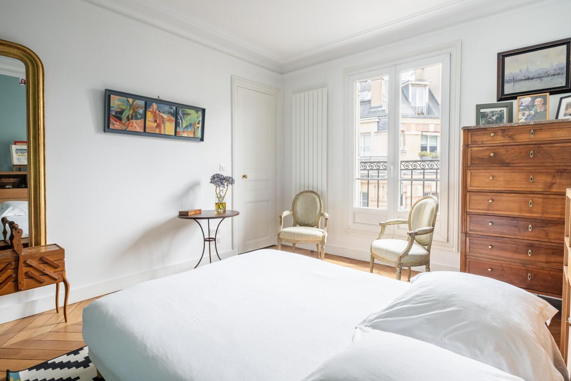 Veeve - Auteuil Refinement * Parijs