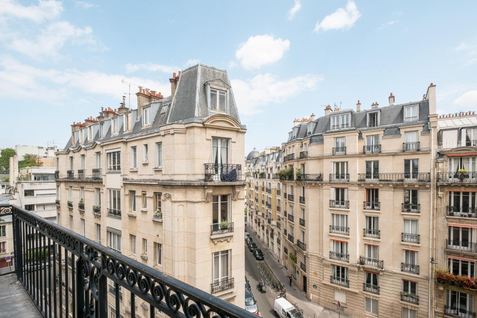 Veeve - Auteuil Refinement *